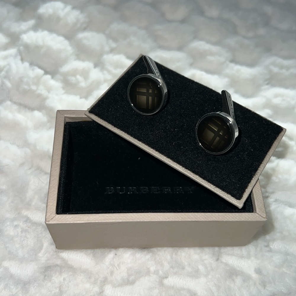 Burberry Circle Check Cuff Link-Authentic-NIB - Picture 2 of 9